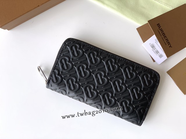Burberry專門店新款TB壓花皮革拉鏈包 巴寶莉粒面小牛皮壓花長錢包 yxb1087